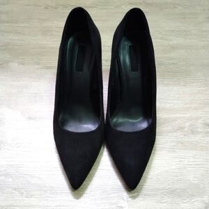 Classic Black Pointed Heels